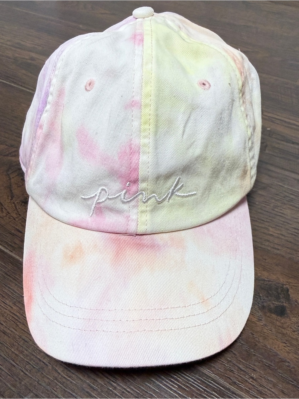 NWT VS PINK TIE DYE CAP